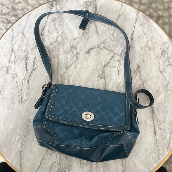 Coach Handbags - EUC Coach Hampton Signature Jacquard Flap Shoulder Bag, Blue
